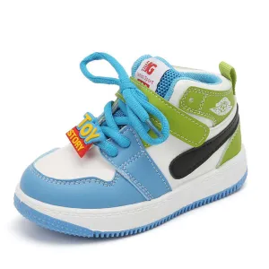 New fashion kids sneakers . موضة جديدة أحذية رياضية للأطفال