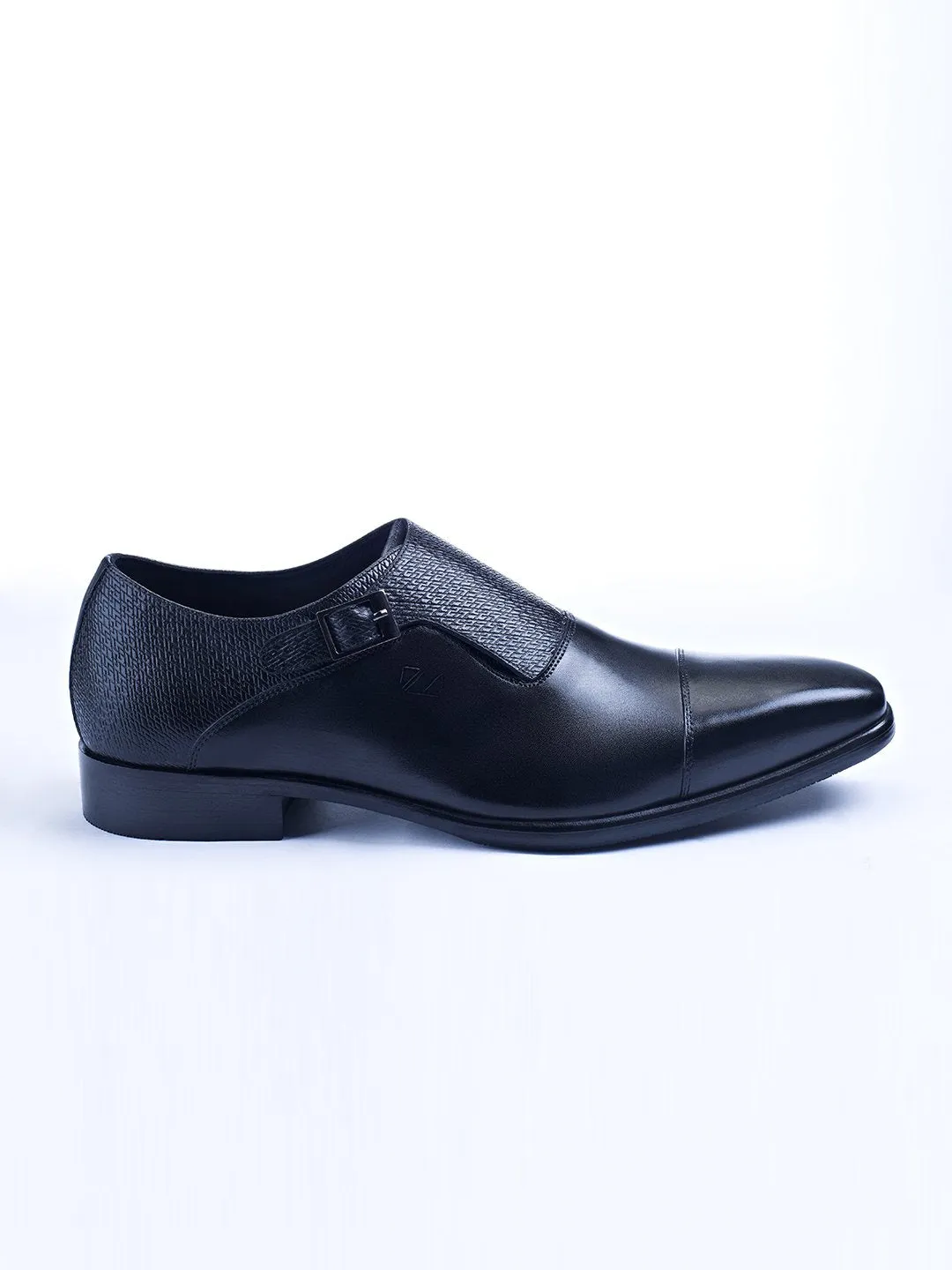Single Buckle Monk Shoes With Zm Embossed Detail (Black)